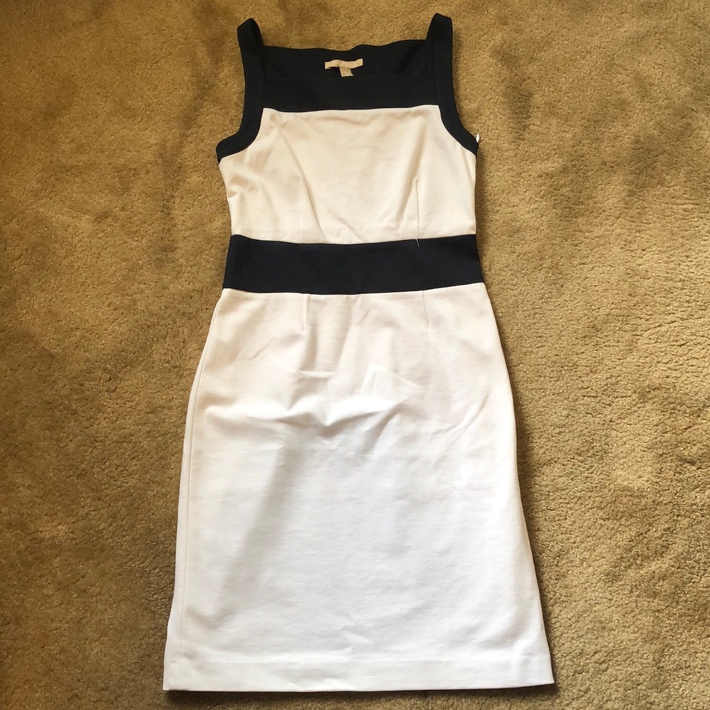 NWT White & Navy Banana Republic Dress. Size 0P.